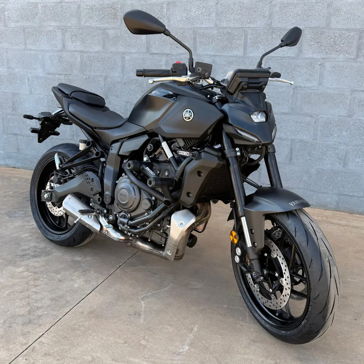 Protetor MT07 Ano 2026 Stunt Race Preto Fosco - Imagem 12