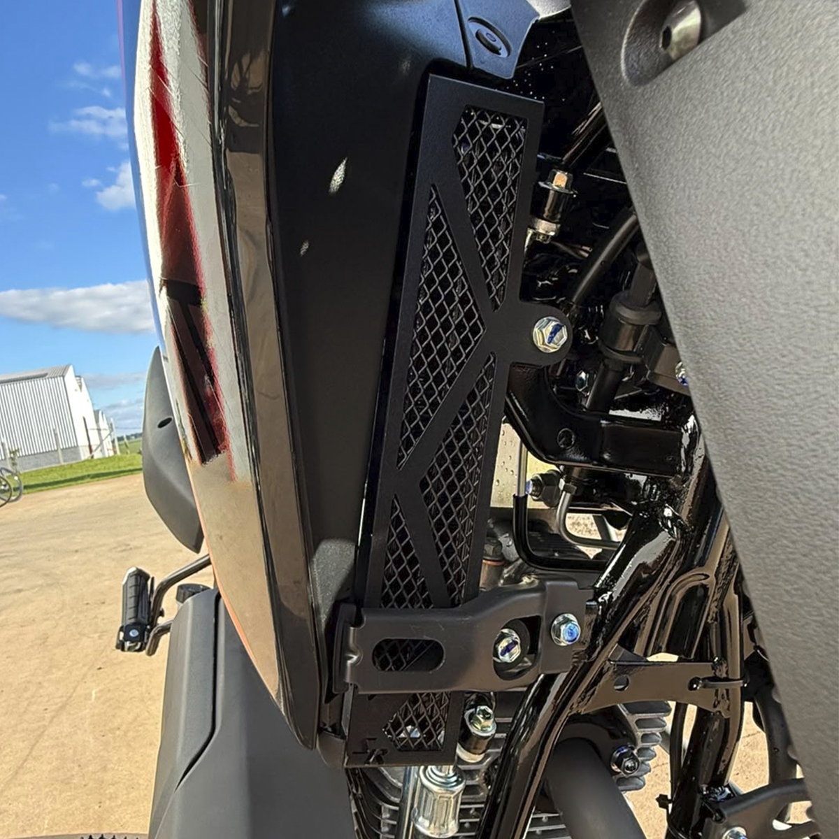 Protetor de Radiador XTZ 250 2025+ Lander Stunt Race Preto - Imagem 10